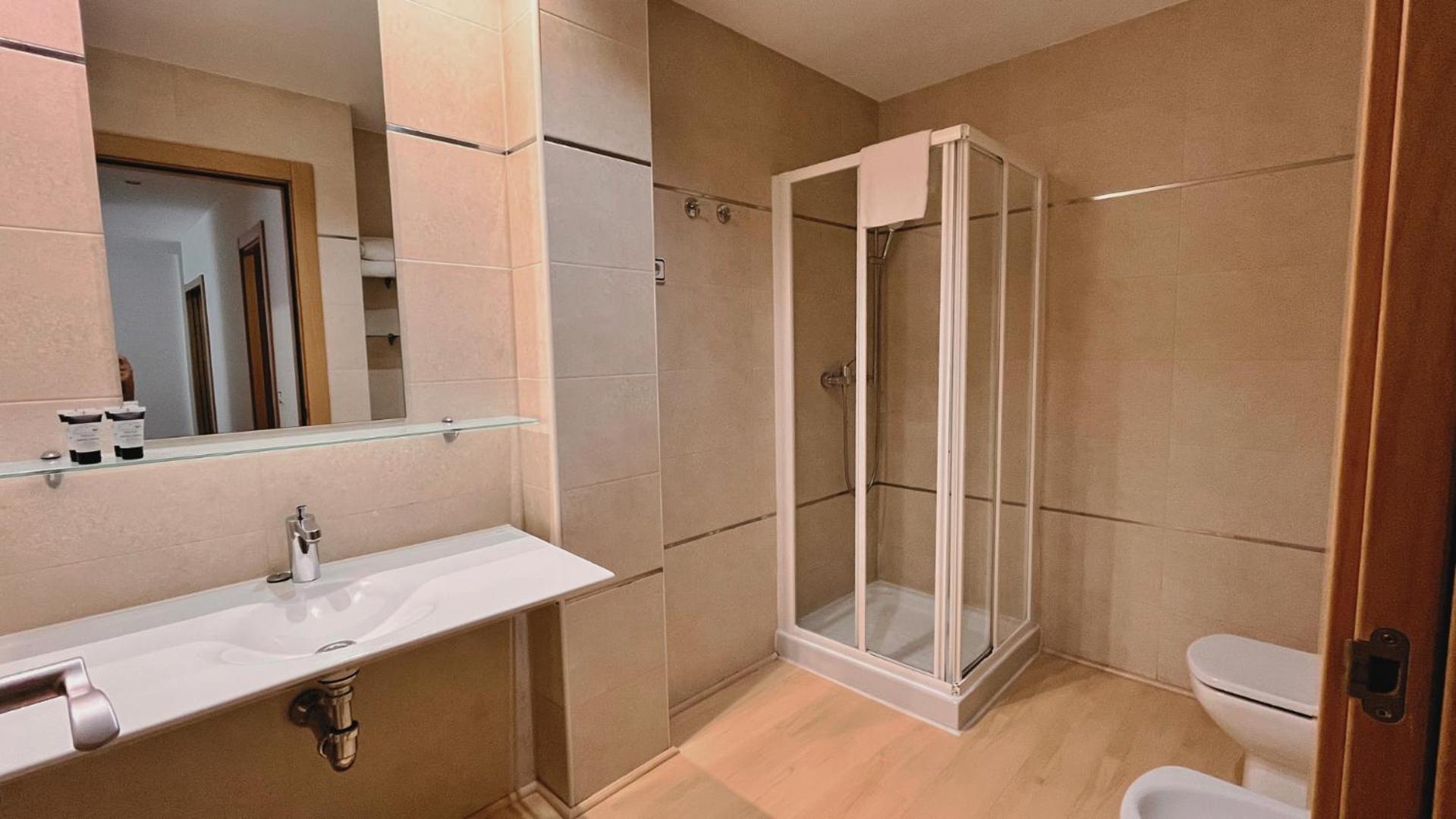 Hotel-Apartamentos Tartesos Лас Розас де Мадрид Экстерьер фото