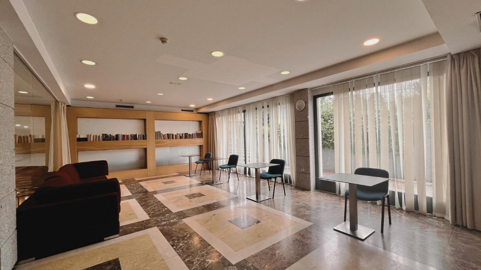 Hotel-Apartamentos Tartesos Лас Розас де Мадрид Экстерьер фото